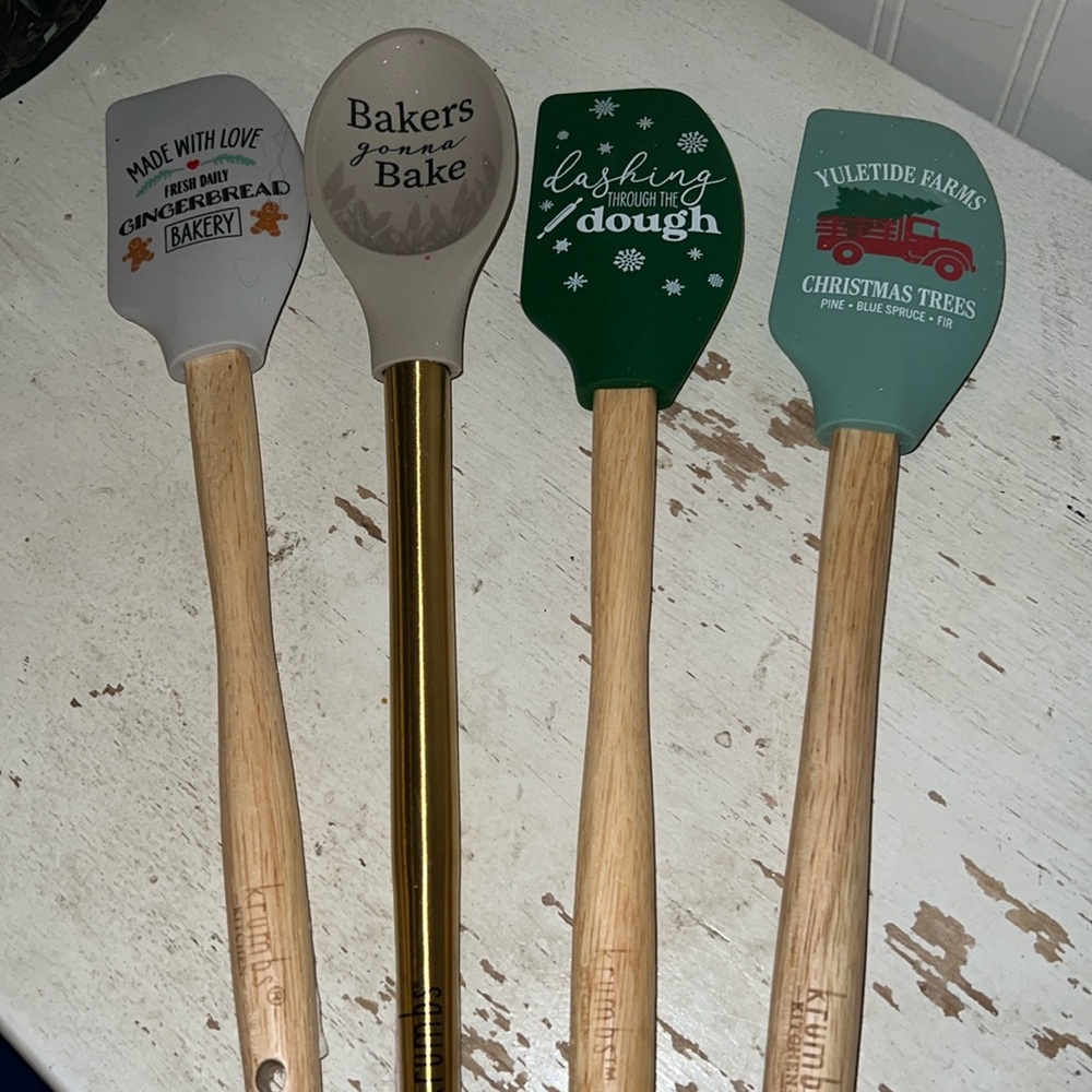Lot NWT Krumbs Christmas spatulas & spoons